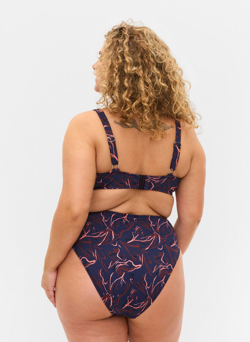 Bikinitruse med høyt liv og høy skjæring, Svart, Model image number 1