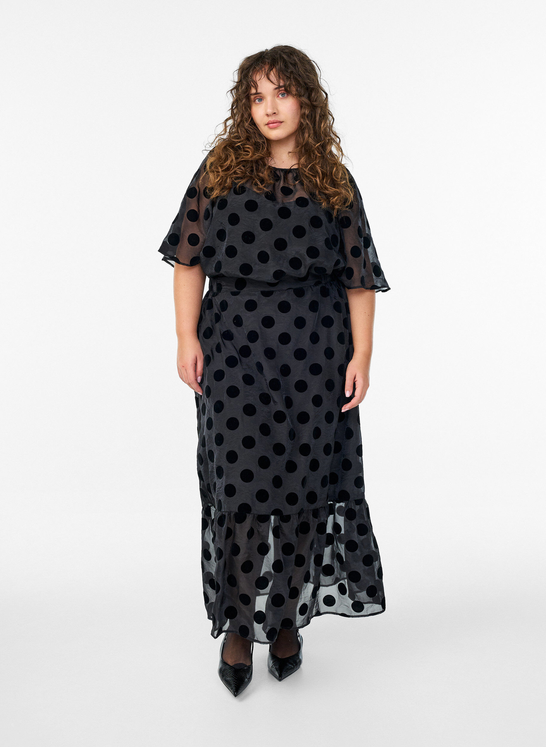 Zizzi Festbluse i organzalook med velourprikker, Svart, Model image number 1