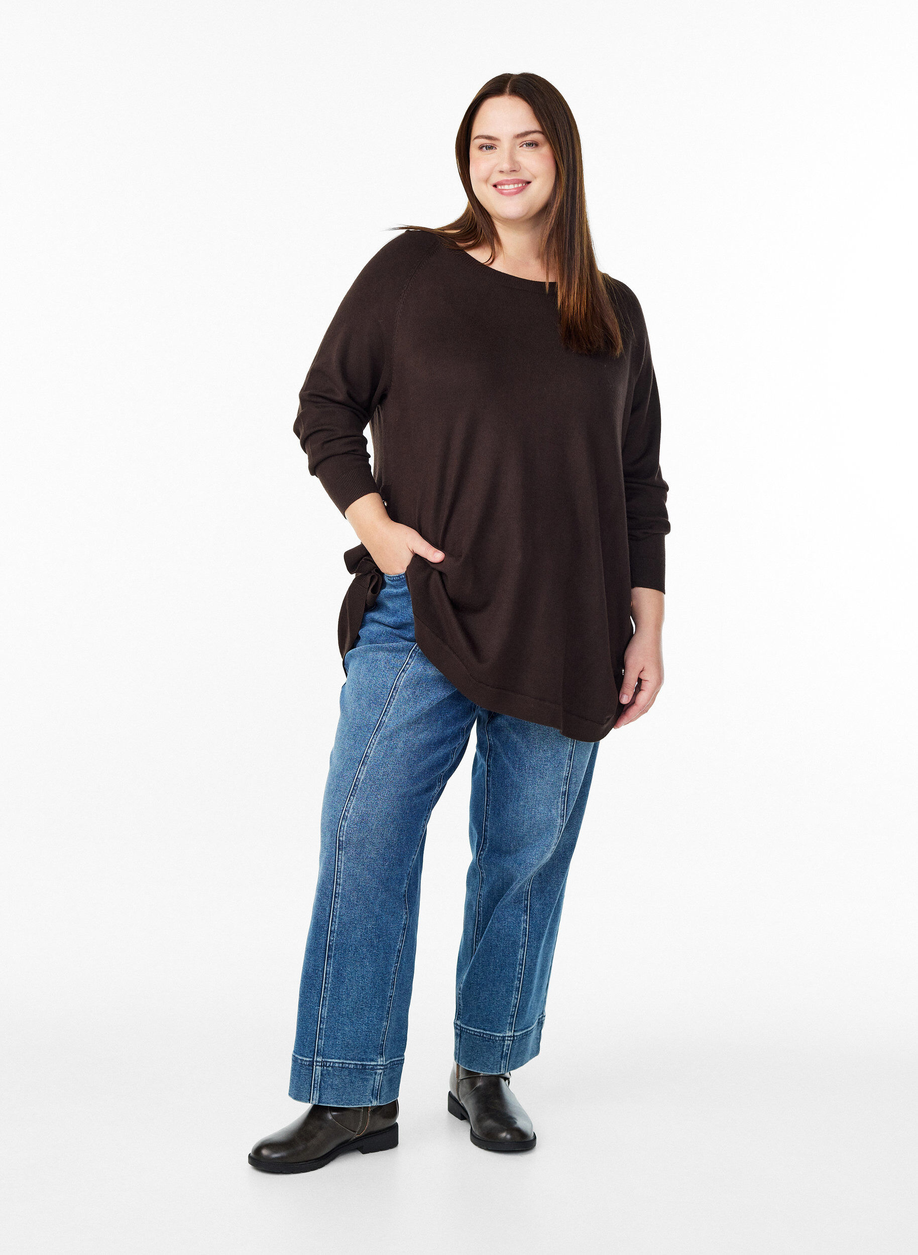 Zizzi Strikkebluse med knapper i sidene, Brun, Model image number 1