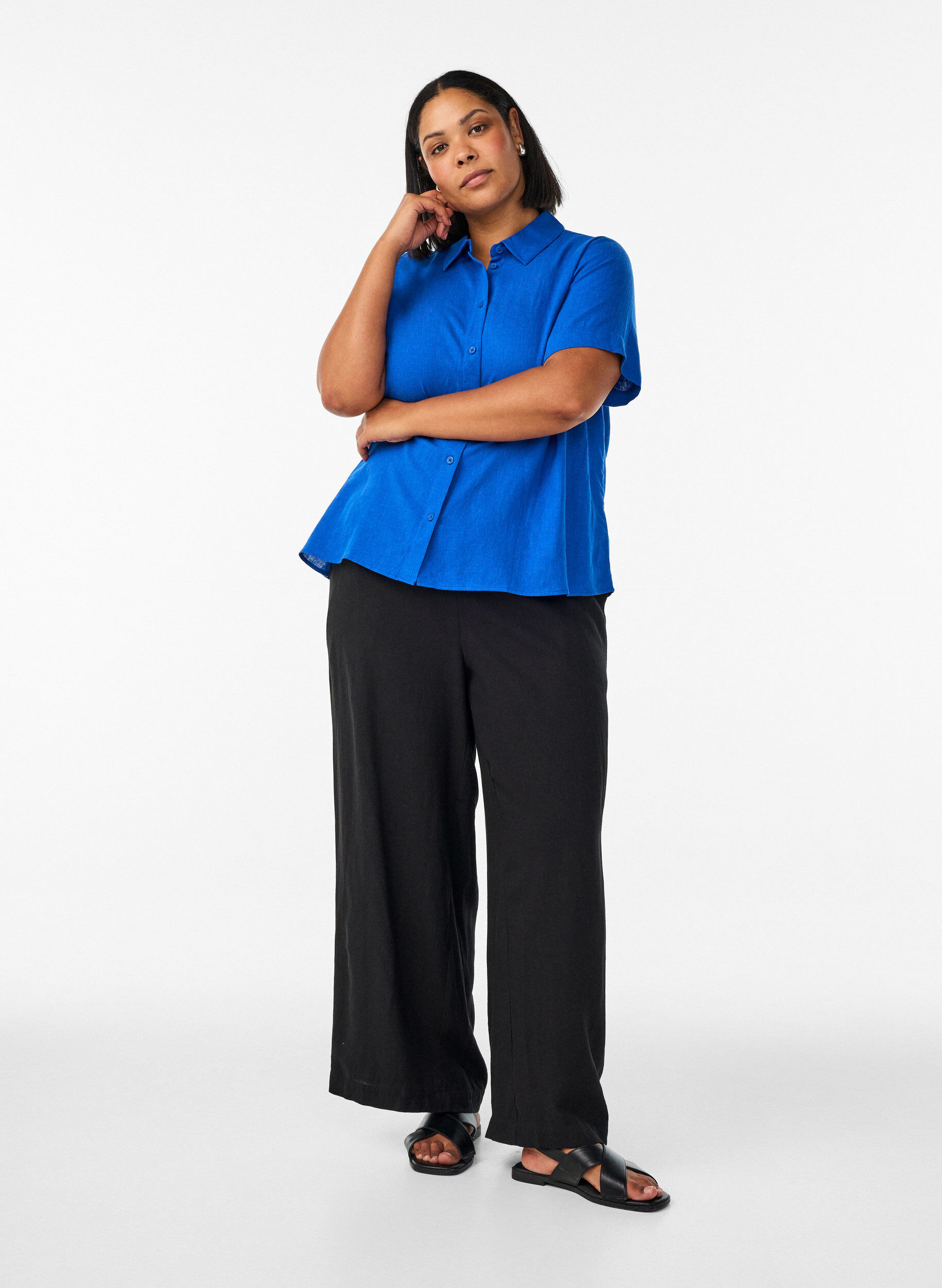 Bukser med vide ben i lin og viskose, Svart, Model