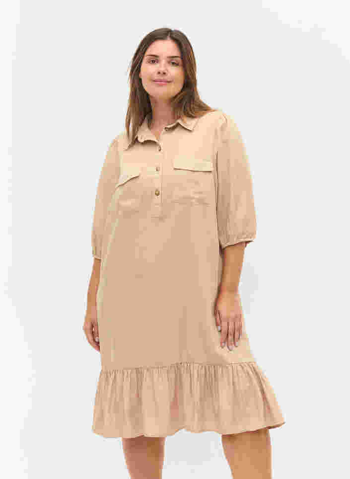 Kjole med volangkant og 3/4-ermer, Humus, Model