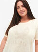 T-skjorte med nagler og rund hals, Buttercream, Model image number 2