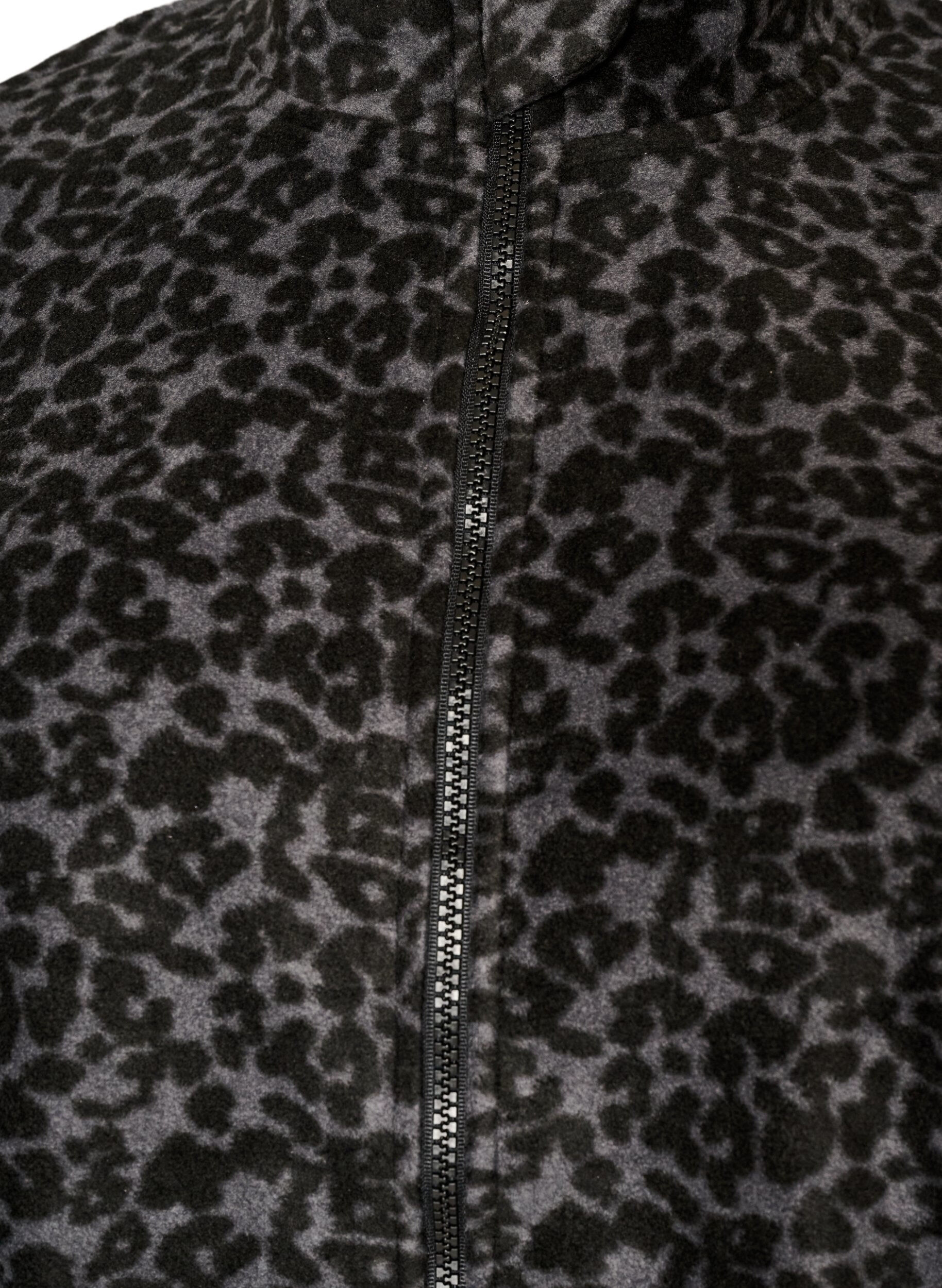 ZizziFleecejakke med leopardm&oslash;nster og h&oslash;y krage, Svart, Packshot image number 2