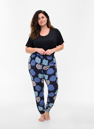 Pysjamasbukser med blomstermønster i bomull, Blue Flower, Model