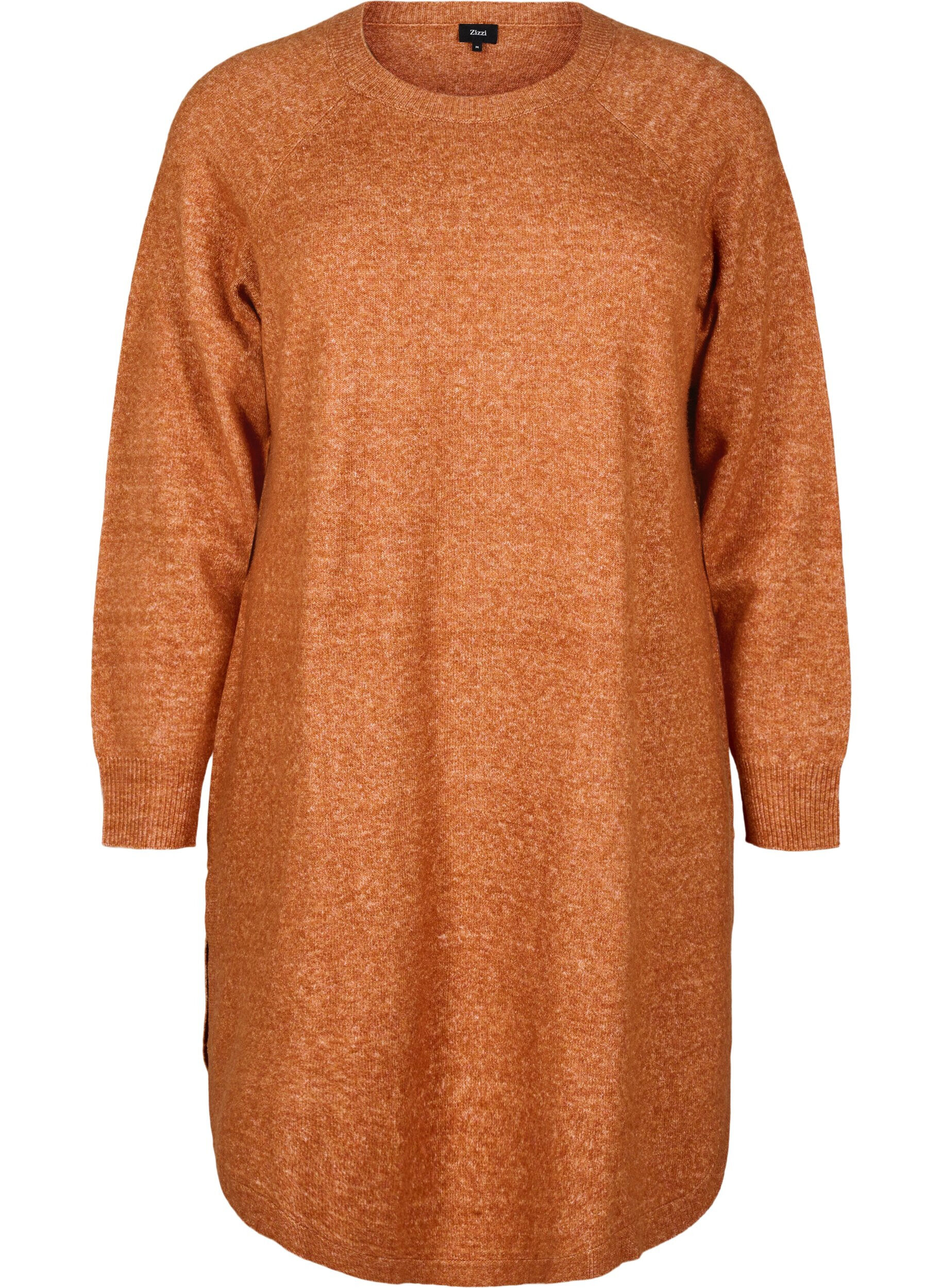 Kort strikket kjole med rund hals