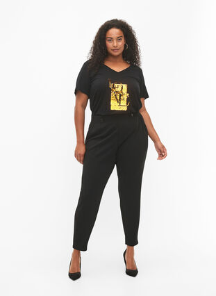 Zizzi Bukse med lommer og pynteknapper, Svart, Model image number 0