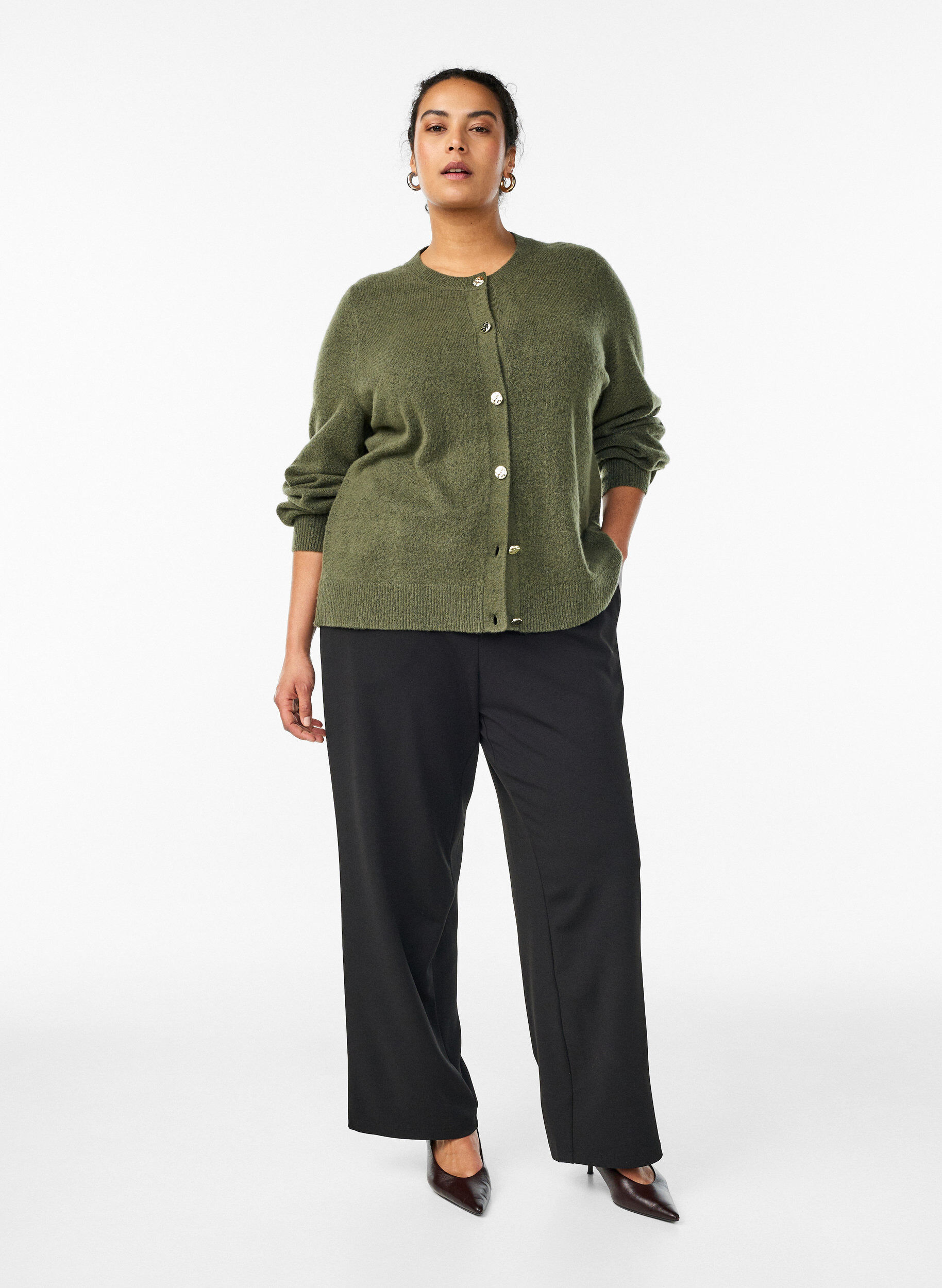 Zizzi Cardigan i myk strikk med gullfargede knapper, Gr&oslash;nn, Model image number 1