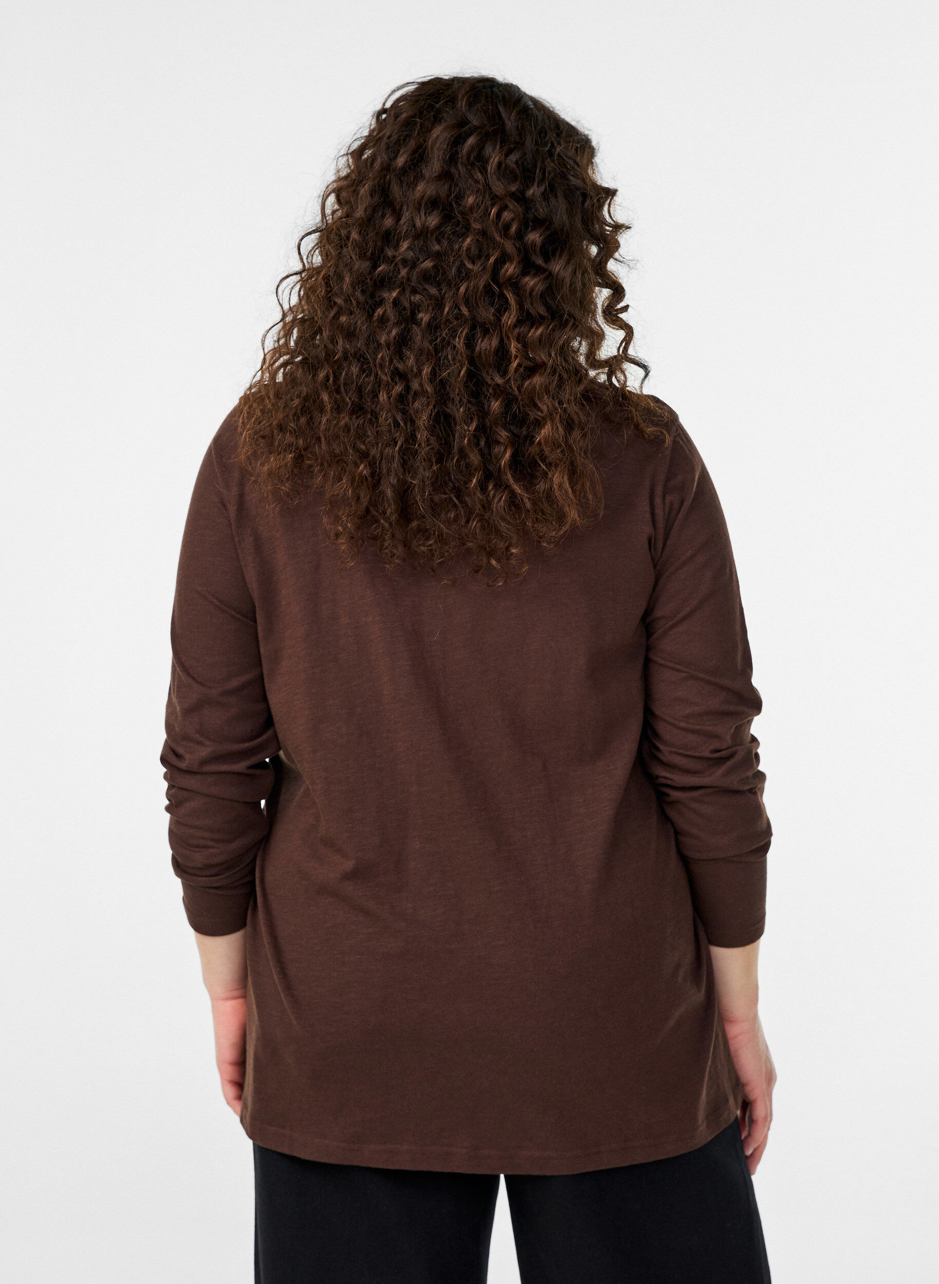 ZizziLangermet t-skjorte med V-hals og knapper, Brun, Model image number 2