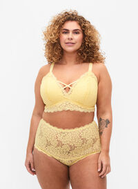 Hipsers med blonder og høyt liv, Pale Banana ASS, Model