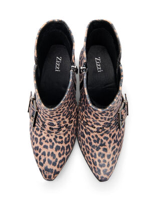 Zizzi Wide fit - Leopard-mønstret ankelstøvel med spenne og nagler, Leopard AOP, Packshot image number 2