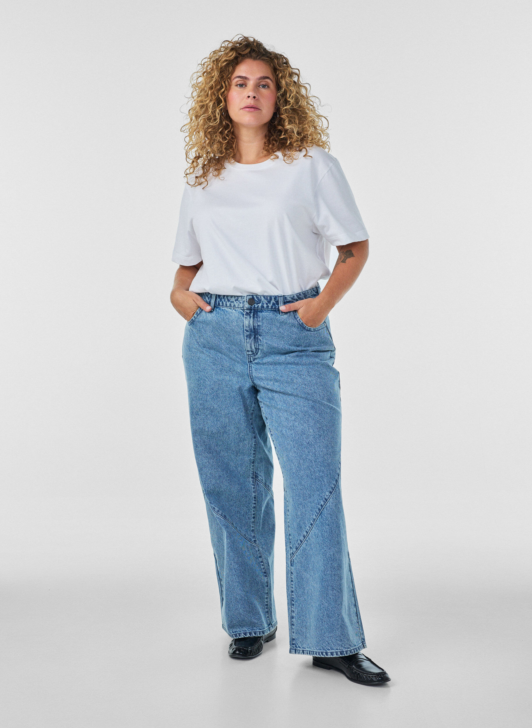 ZizziJeans med wide fit og s&oslash;mdetaljer, Bl&aring;, Model image number 0