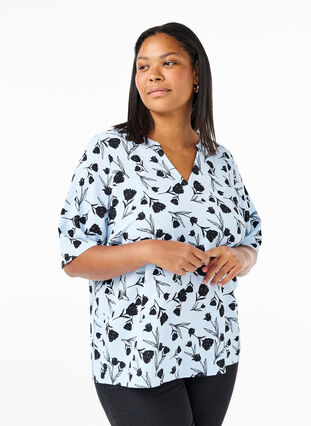 Zizzi Bluse med V-hals og sløyfetrykk, Cashmere Blue Flower, Model image number 0