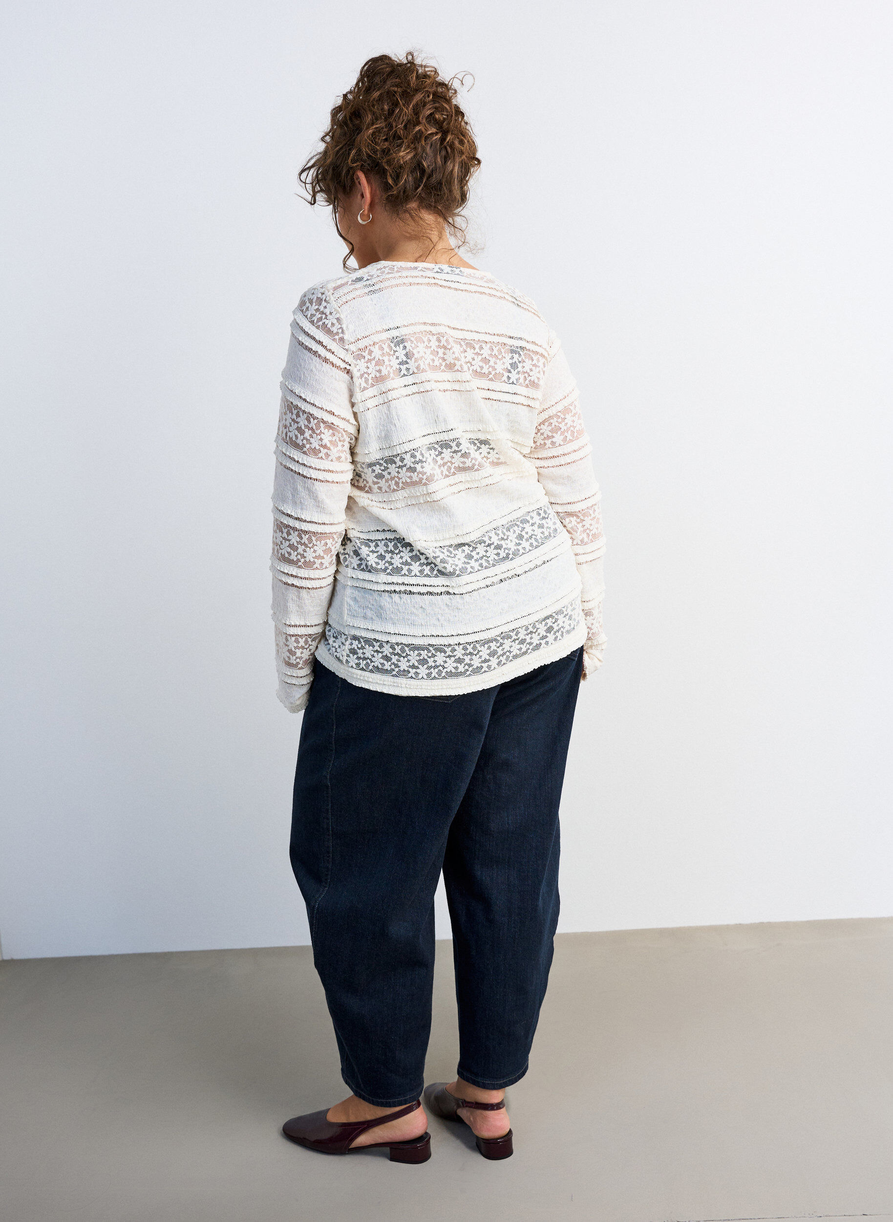 ZizziBluse med blonder og lange ermer, Vanilje, Model image number 2