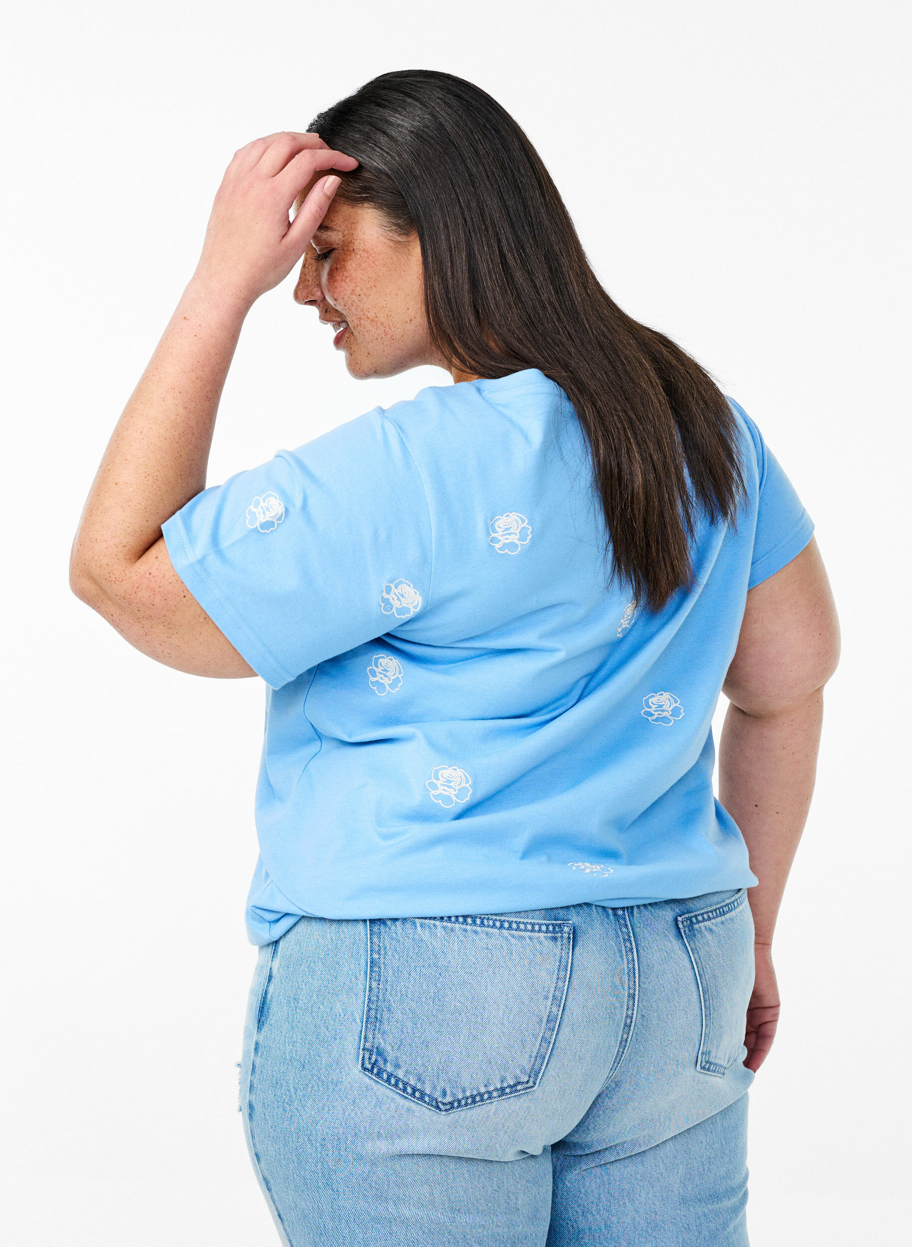 Zizzi T-skjorte i &oslash;kologisk bomull med broderte motiv, Bl&aring;, Model image number 2