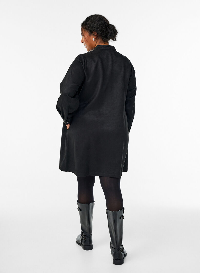 Lang skjorte i imitert semsket skinn med glidelås, Svart, Model image number 2