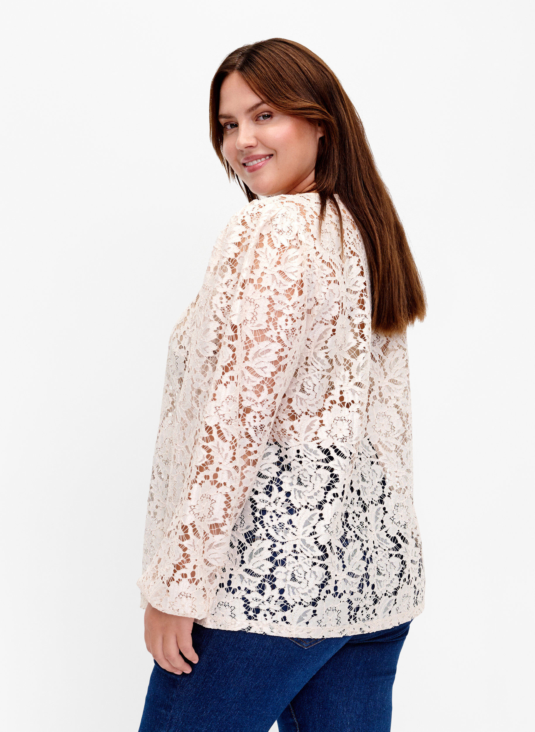 Zizzi FLASH &ndash; Bluse med lange ermer og blonder, Birch, Model image number 1