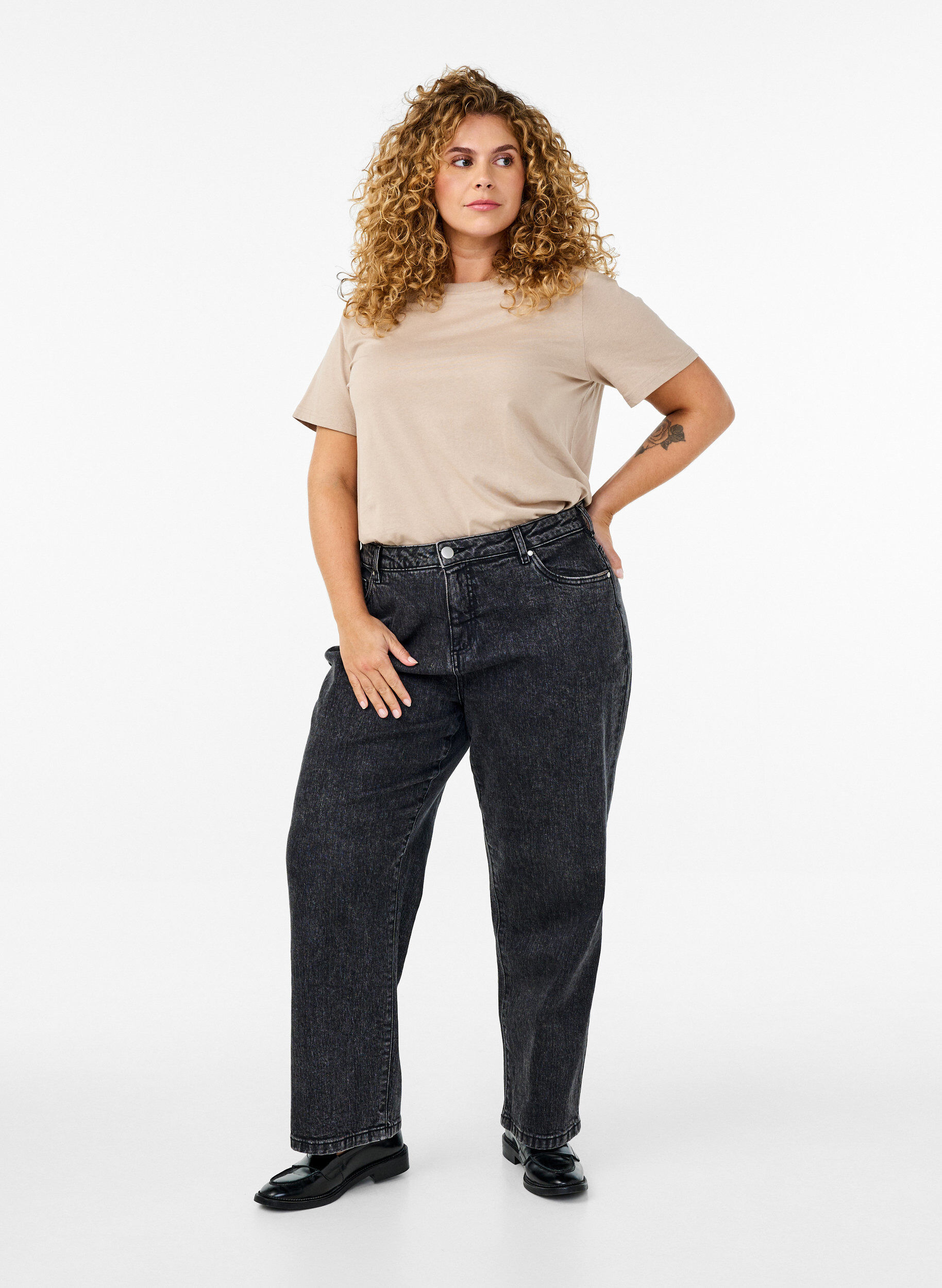 Zizzi Basic T-skjorte i bomull med rund hals, Beige, Model image number 1