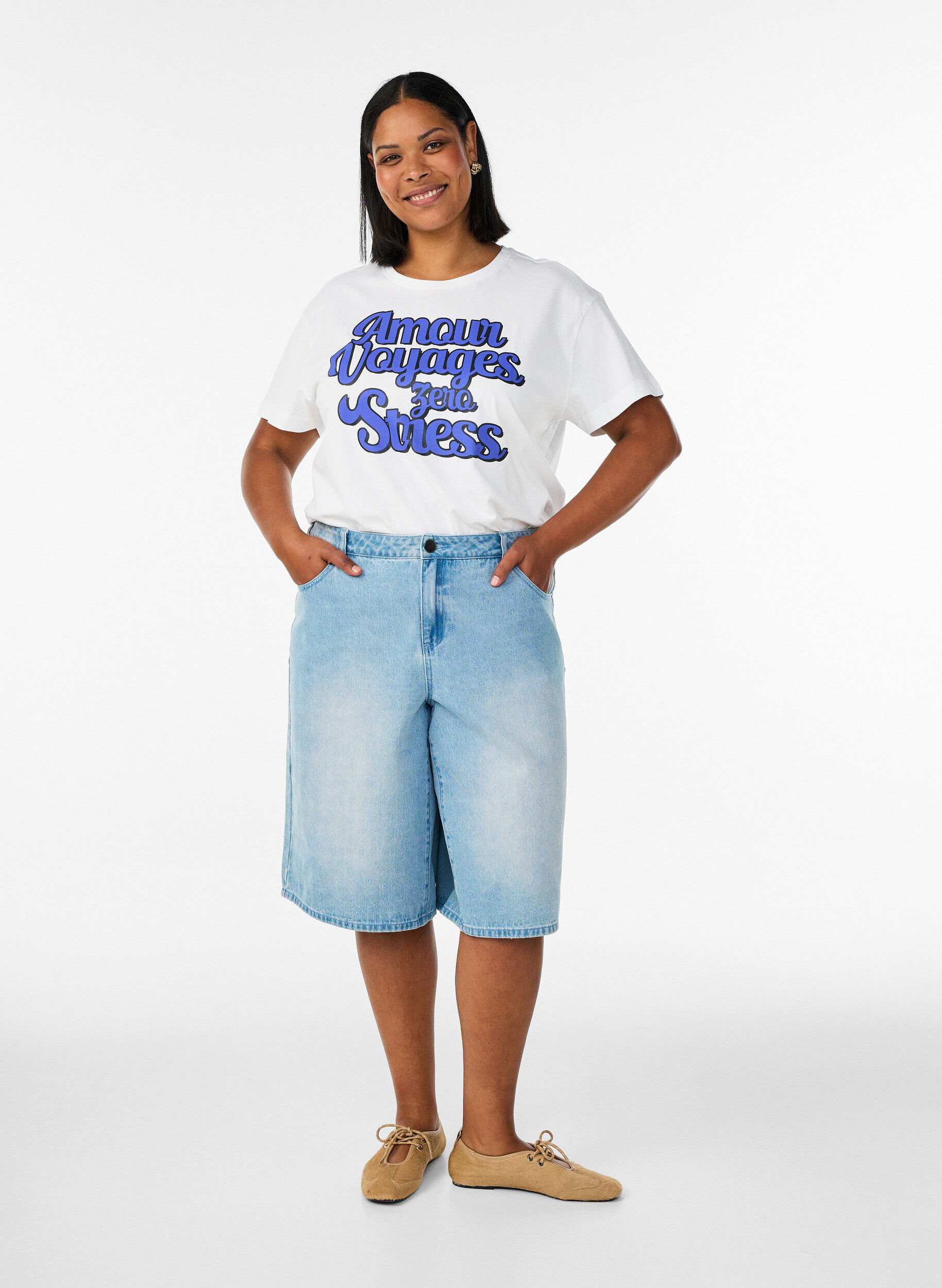 Zizzi100% bomulls T-skjorte med korte ermer og trykk, Hvit, Model image number 1