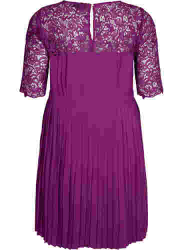Kortermet kjole med blondeoverdel, Grape Juice, Packshot image number 1