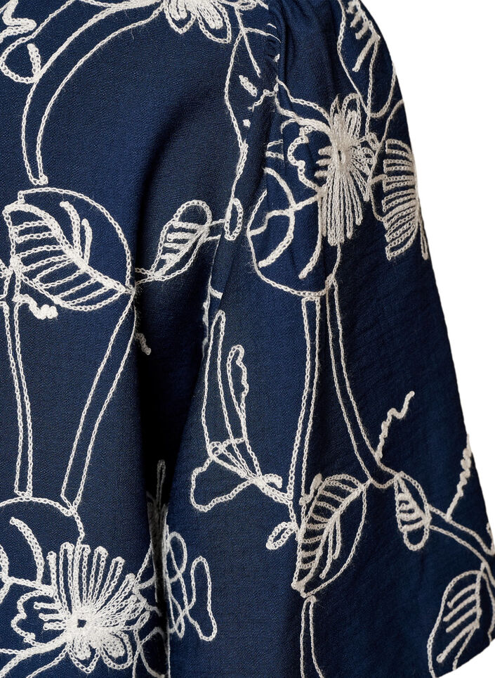 Kortermet bluse med brodert m&oslash;nster, Bl&aring;, Packshot image number 3