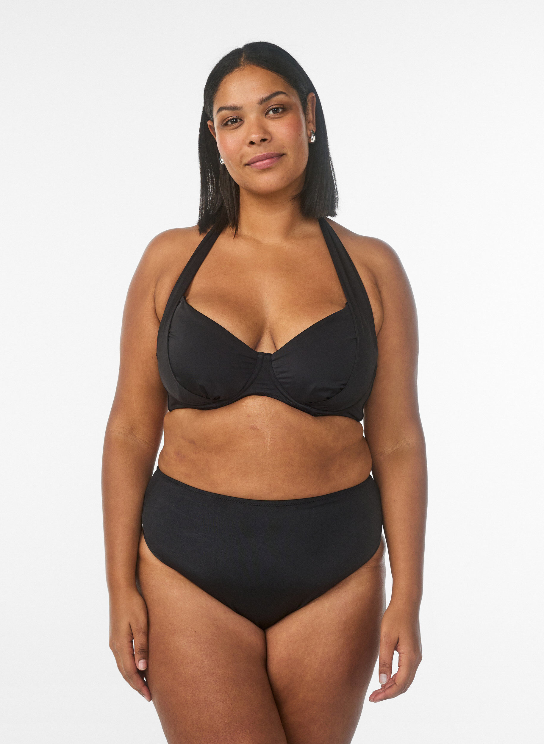Zizzi Bikinitopp med spile og halterneck, Svart, Model image number 1
