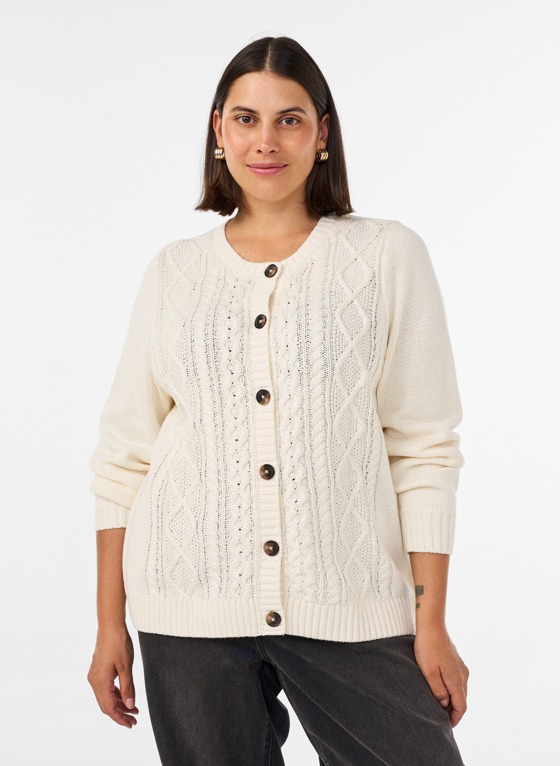 Cardigan med flettestrikket m&oslash;nster, Vanilje, Model