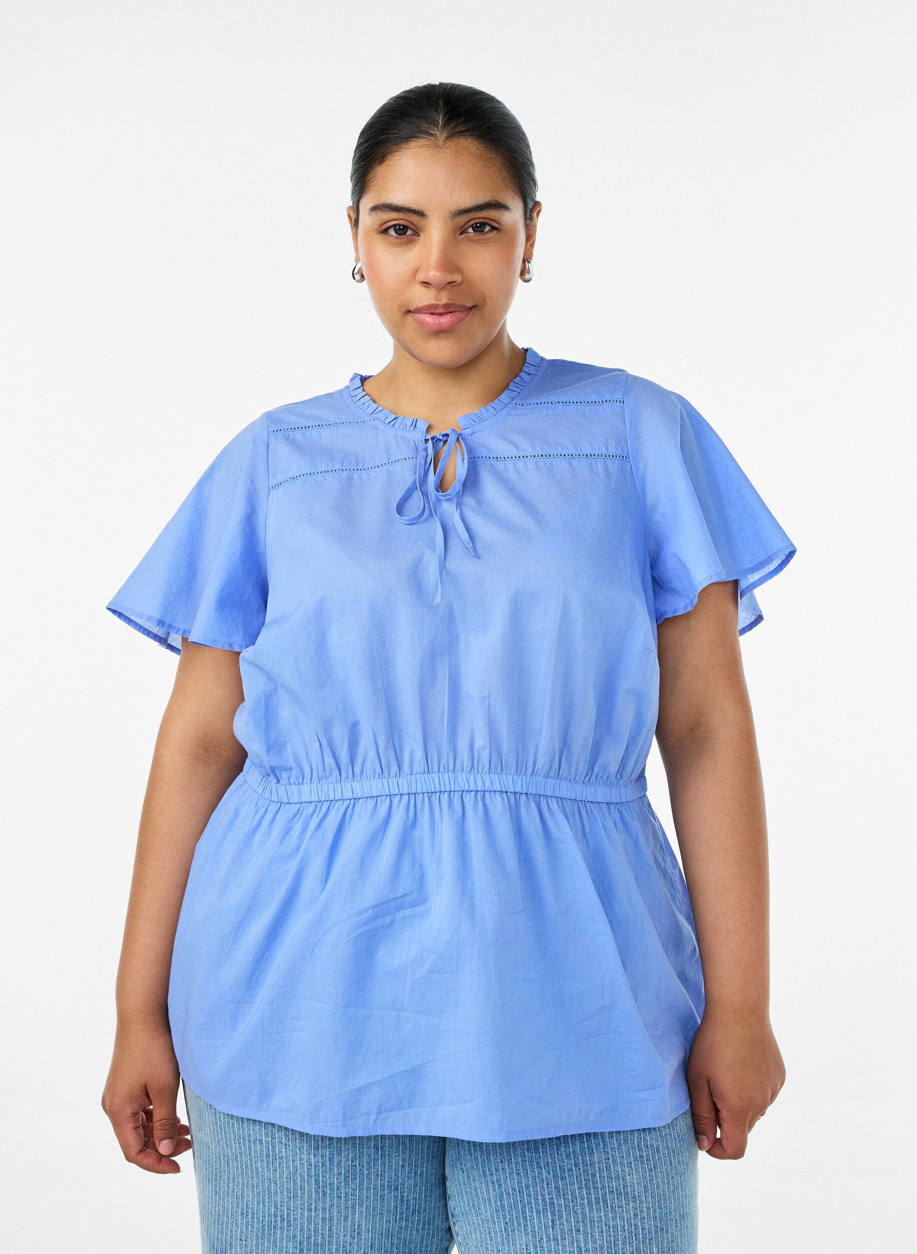 ZizziBluse i bomull med knytesnor og elastisk midje, Bl&aring;, Model image number 0