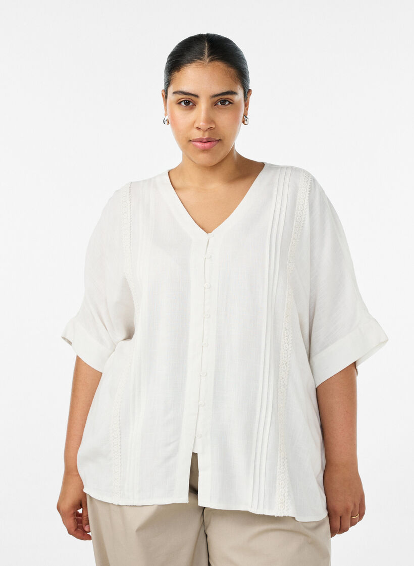 Viskosebluse med heklet kant og knapper, Vanilje, Model image number 0