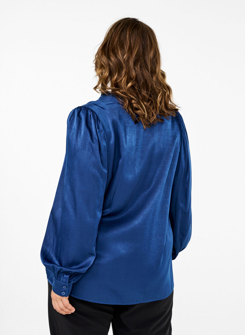Langermet bluse med volanger og V-hals, Estate Blue, Model image number 1