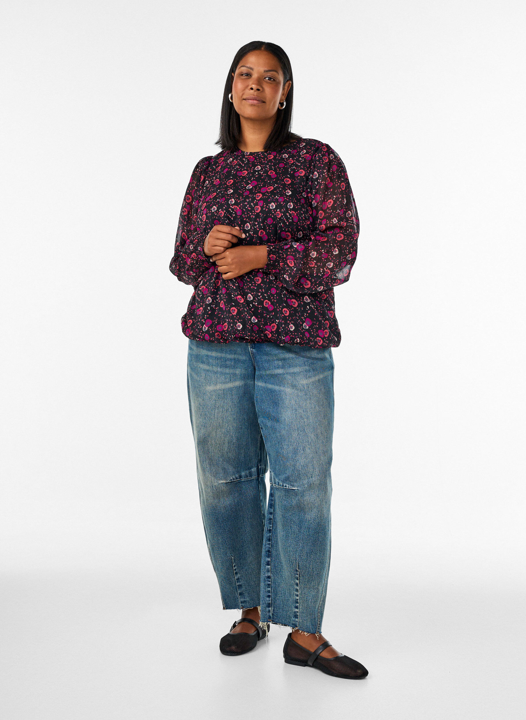 ZizziBlomstret chiffongbluse med gjennomsiktige ermer, Svart, Model image number 1