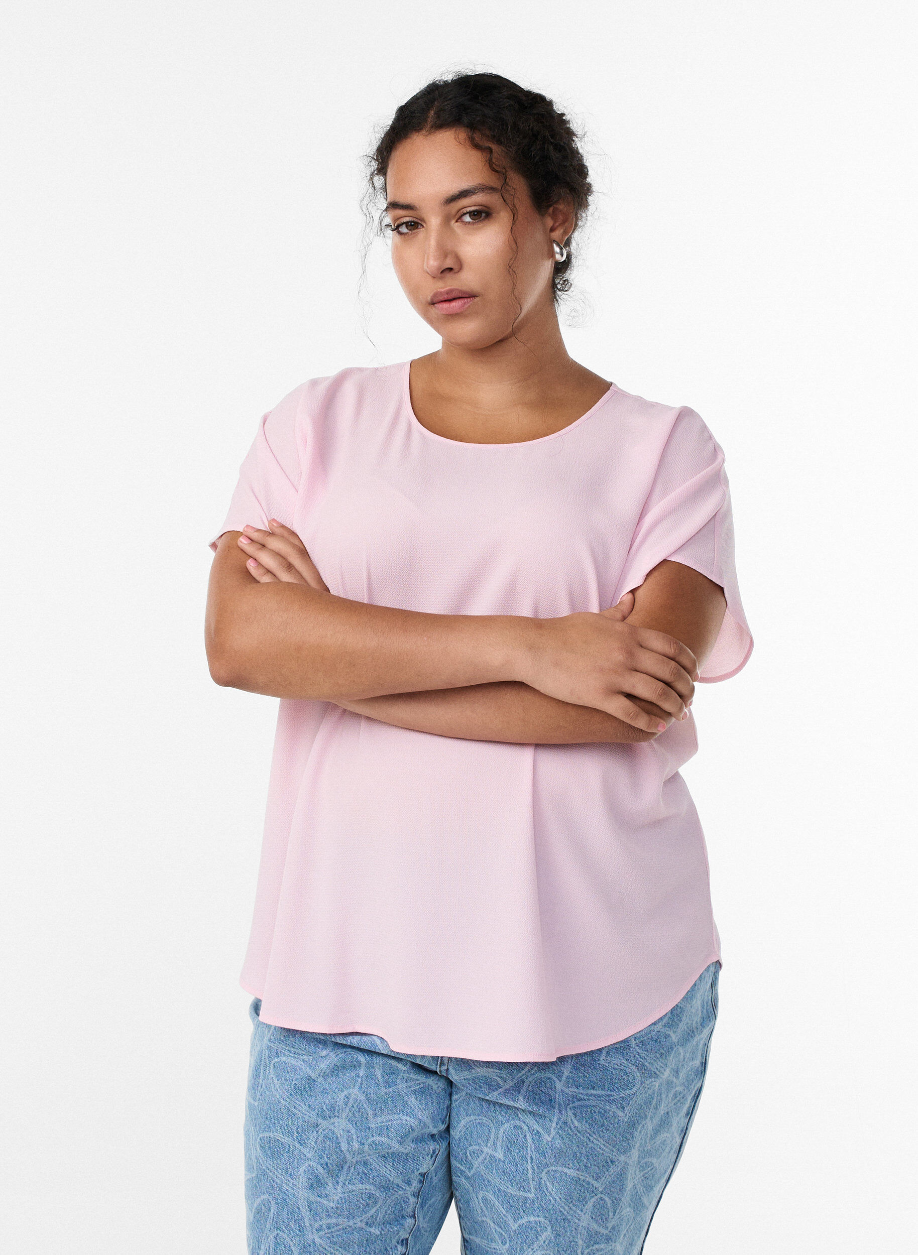 Bluse med korte ermer og rund hals, Rosa, Model
