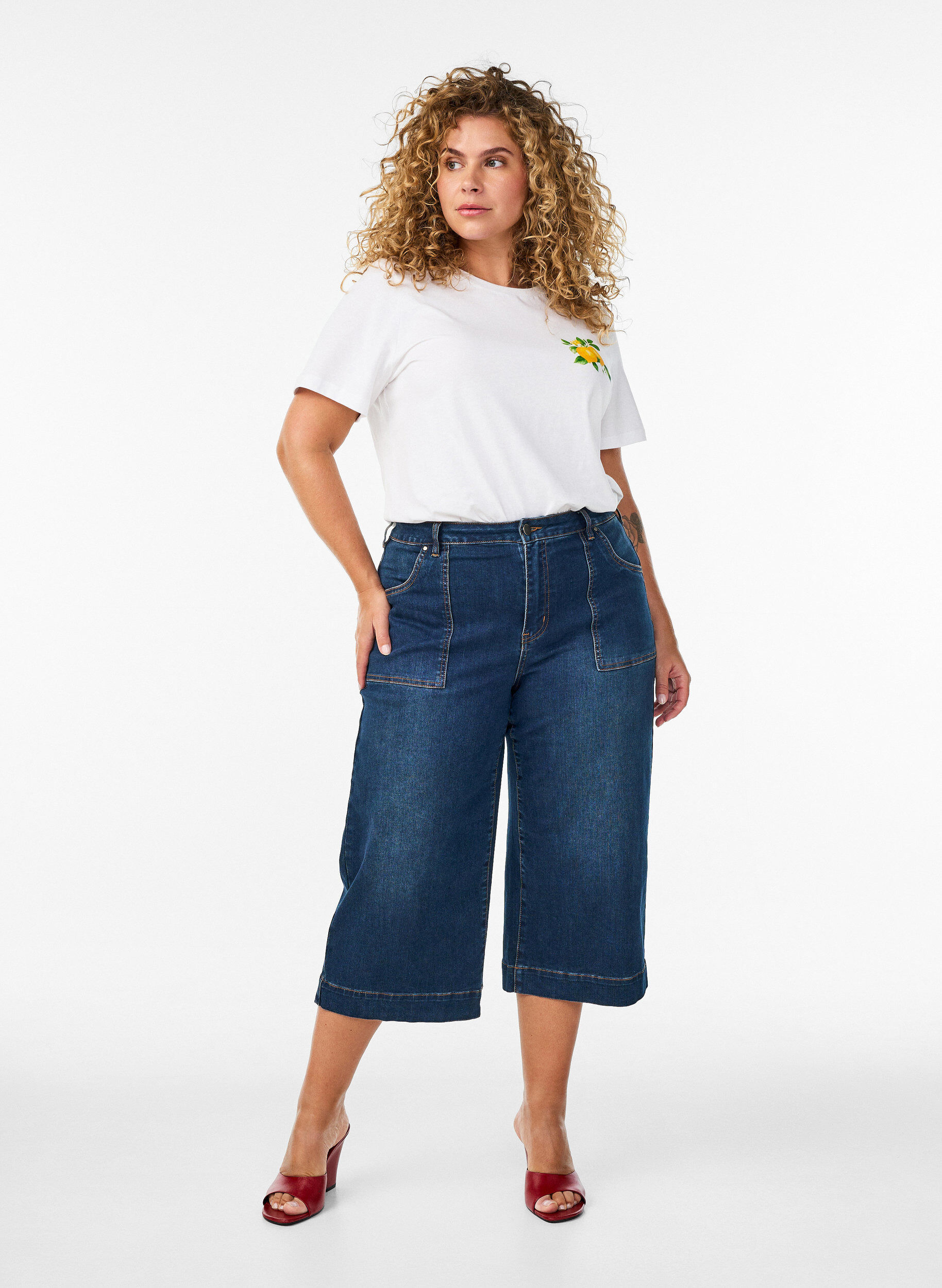 ZizziT-skjorte i &oslash;kologisk bomull med sitrustrykk, Hvit, Model image number 1