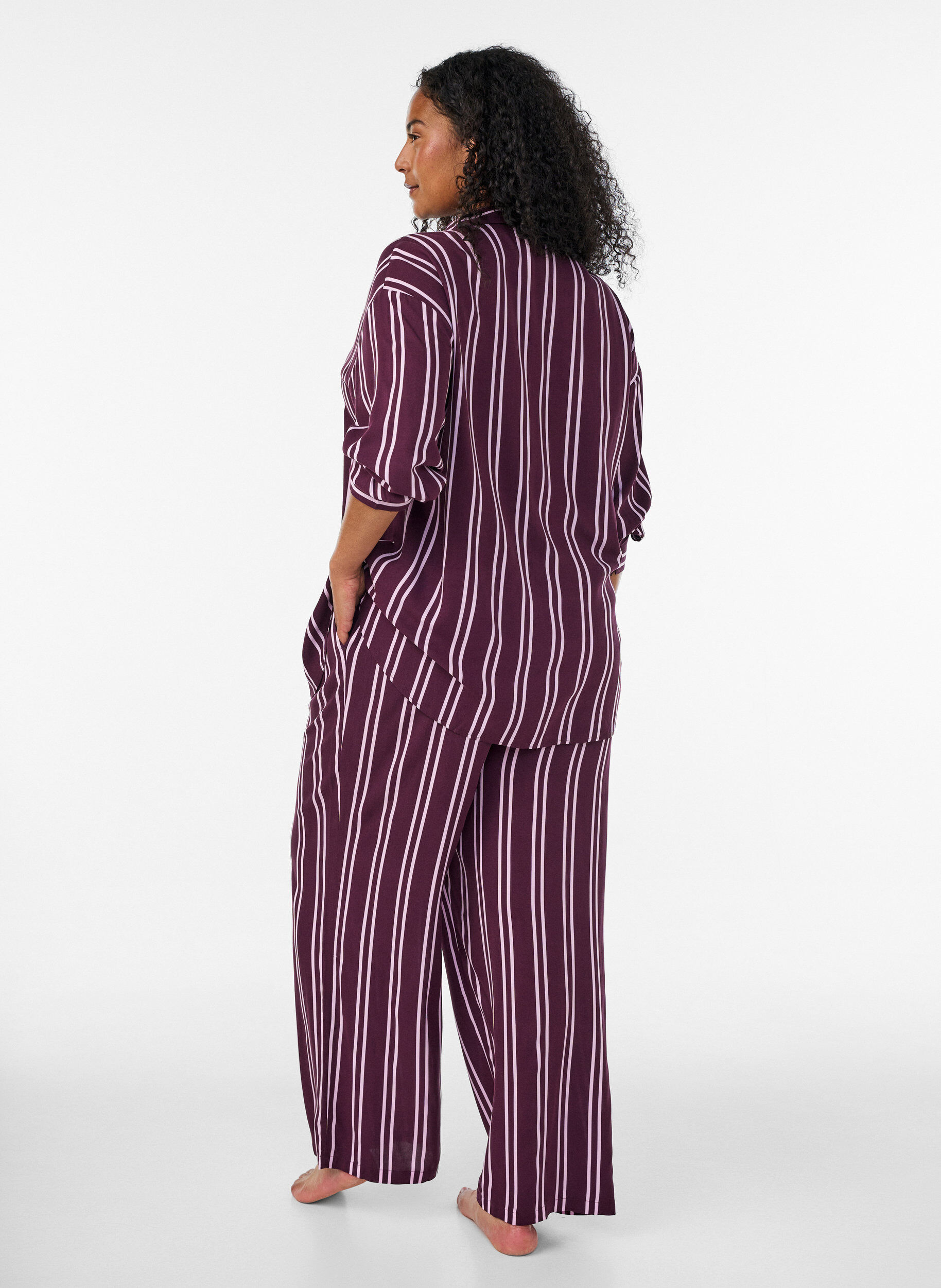 ZizziLoose fit nattbukser med striper, M&oslash;rk Bordeaux, Model image number 2