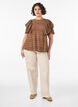 Bluse med smockstruktur og volangermer, Brun, Model image number 1
