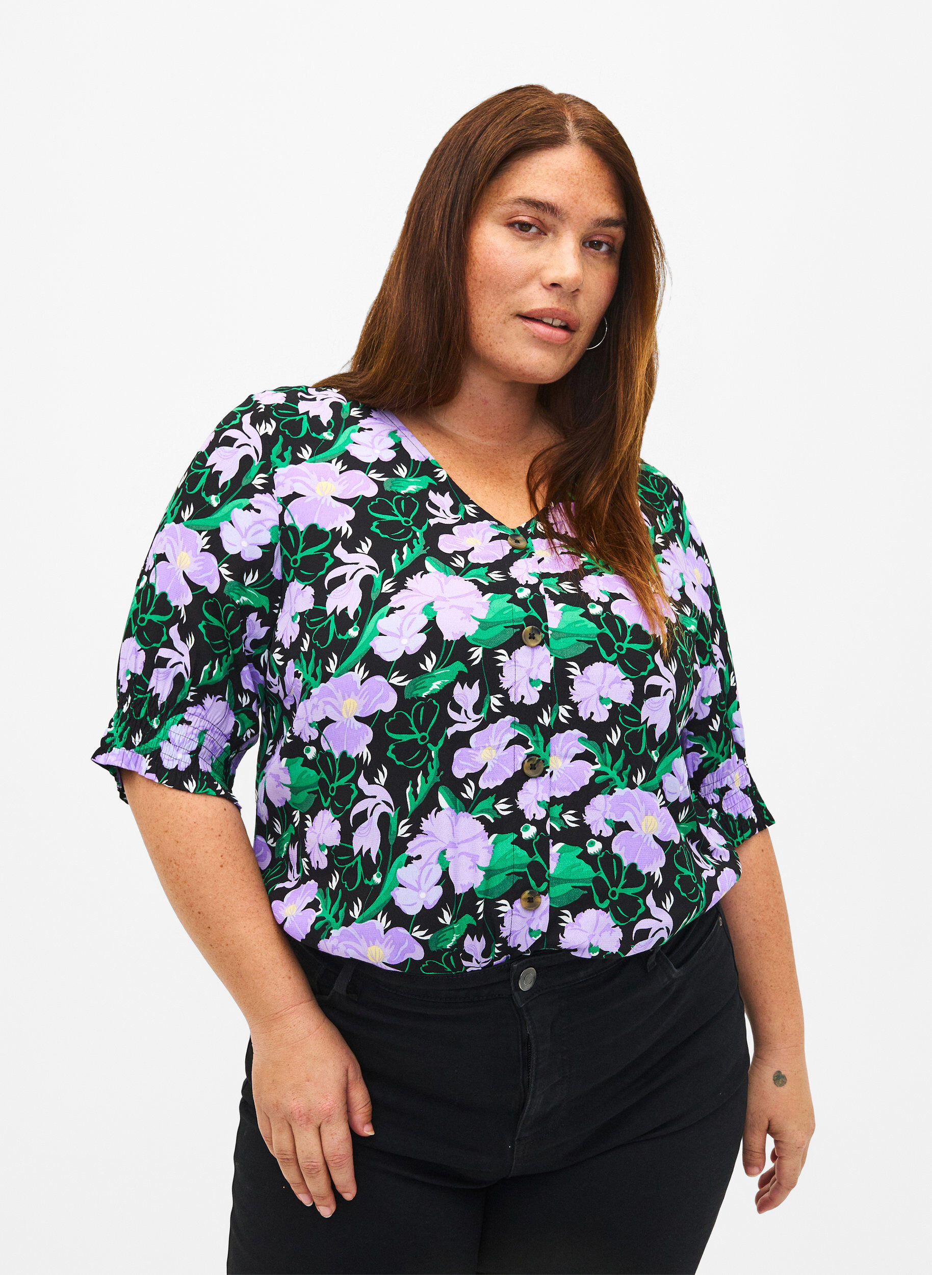 Zizzi Bluse i viskose med knapper, Black Small Flower, Model image number 0