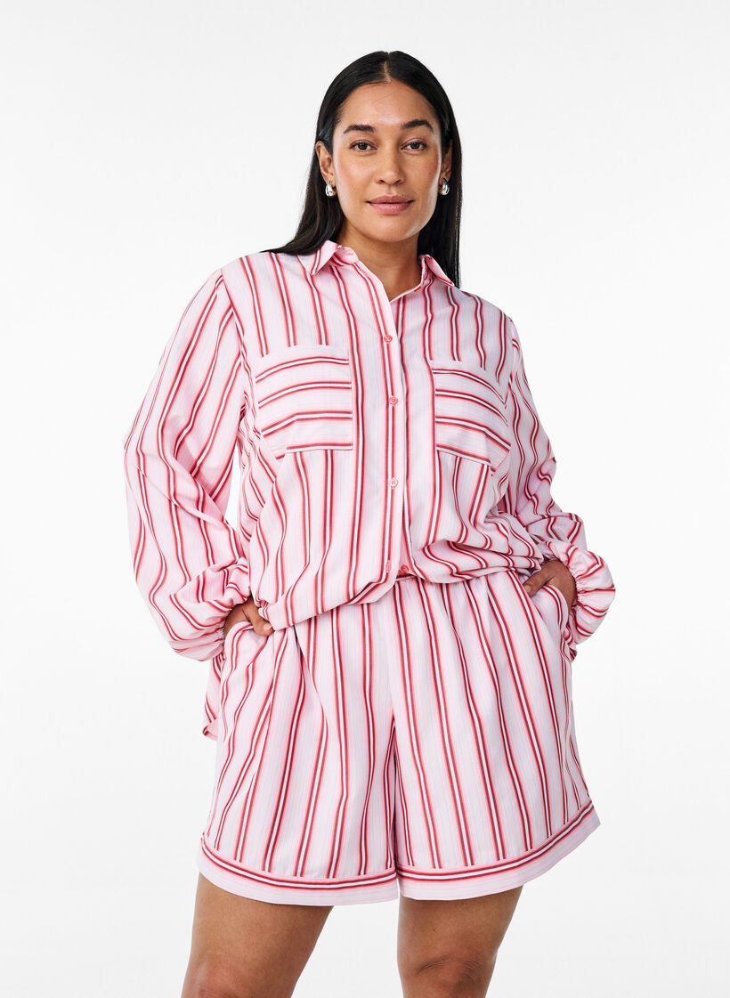 Løse shorts med striper og lommer, Rosa, Model
