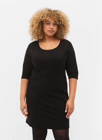 Ensfarget kjole med 3/4-ermer og splitt, Black, Model