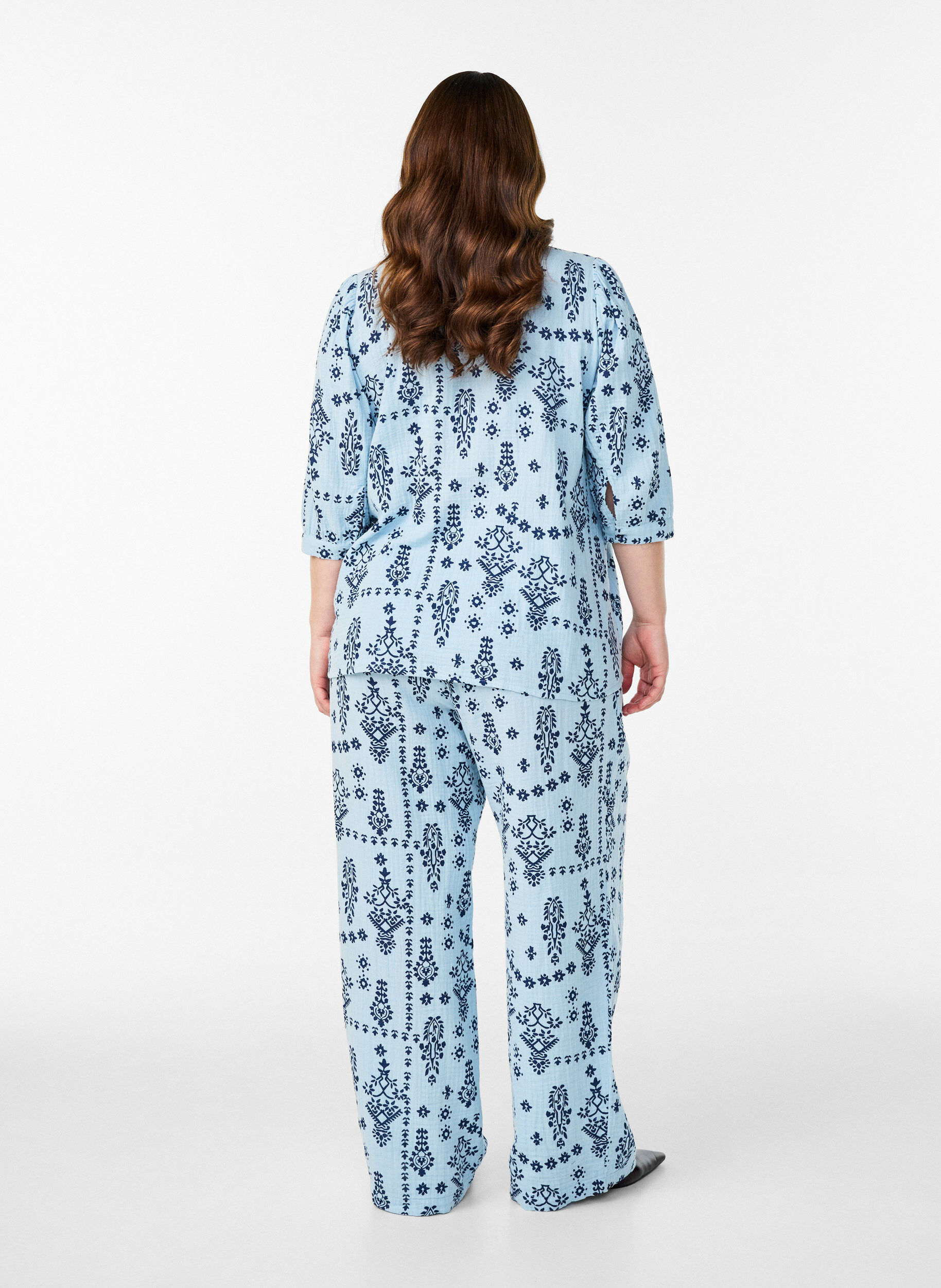 Zizzi Skjortebluse med 3/4 ermer, Bl&aring;, Model image number 2