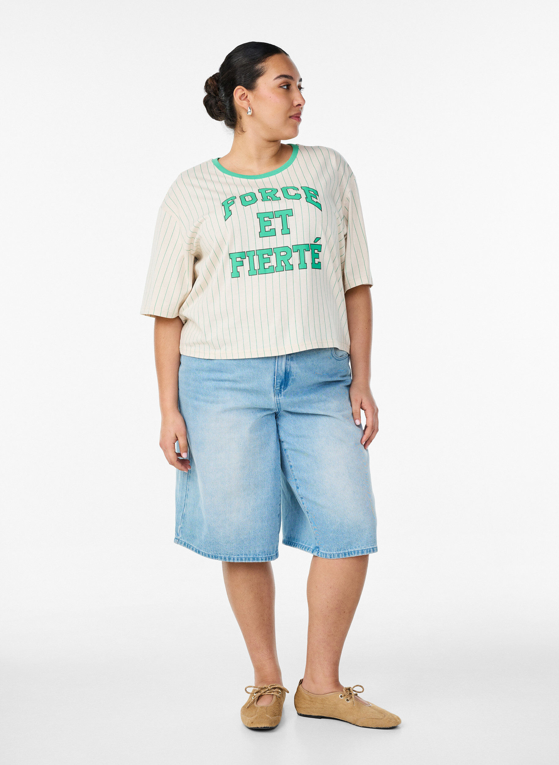 ZizziBoxy T-skjorte med striper og statement-trykk, Vanilje, Model image number 1