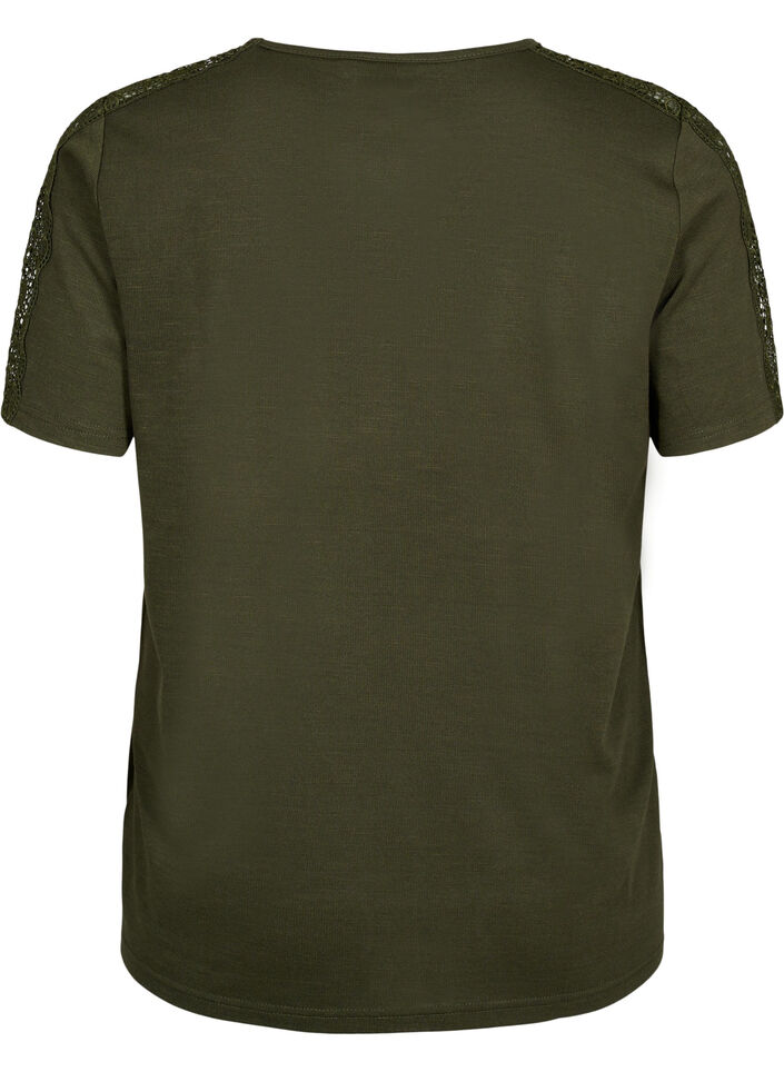 Kortermet bluse med blonder og V-hals, Forest Night, Packshot image number 1