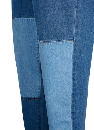 Mille mom fit-jeans med colorblock og høy midje, Light Blue Denim, Packshot image number 3
