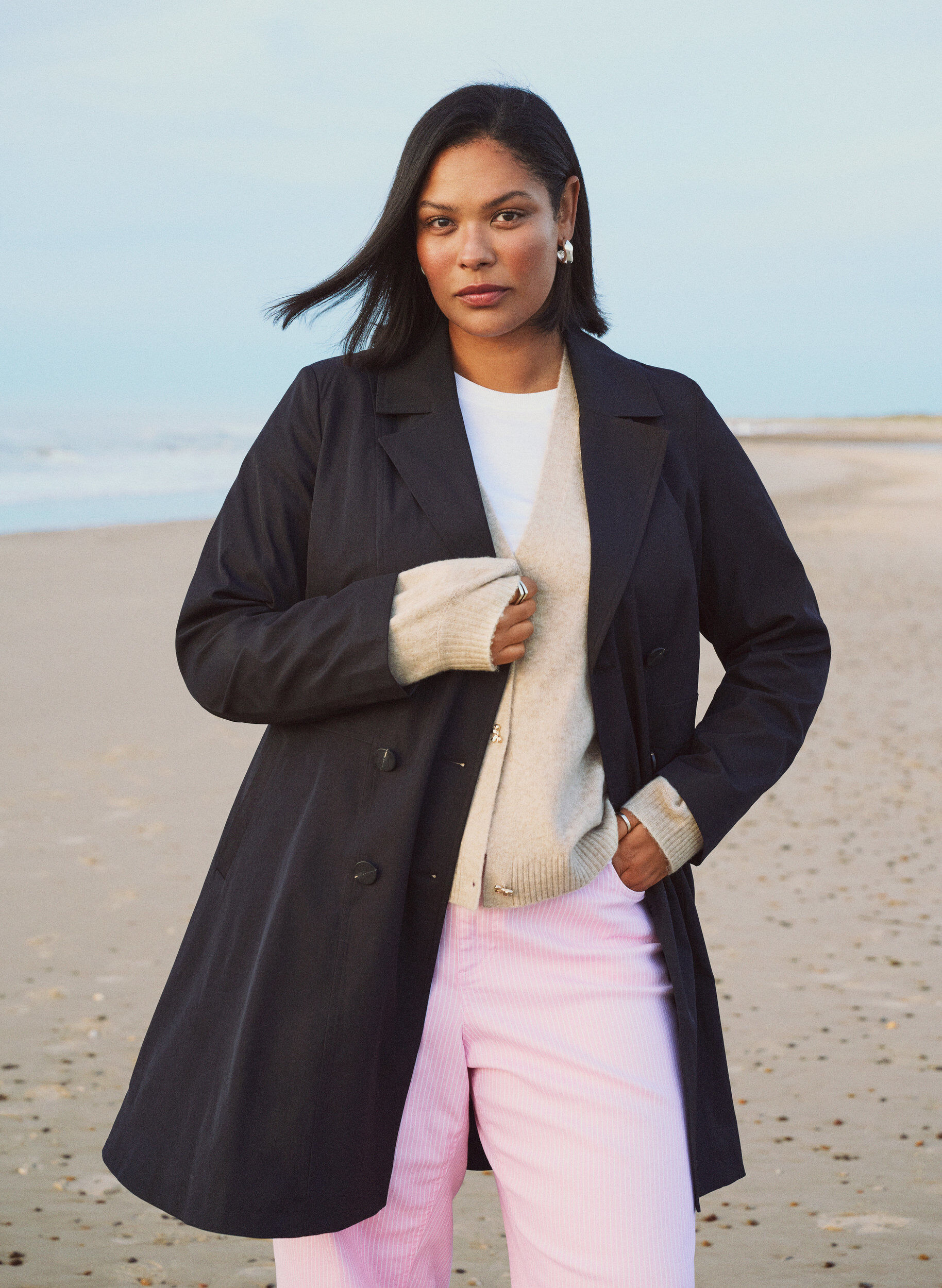 Zizzi A-line v&aring;rjakke med dobbeltradede knapper, Svart, Image image number 0