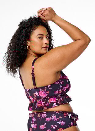 Zizzi Blomstret bikinioverdel med volangkant, Rosa, Model image number 2
