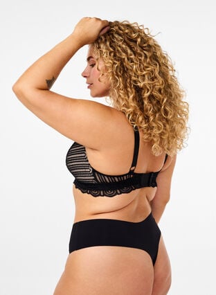 Zizzi Bralette med blonder og myk vattering, Svart, Model image number 2