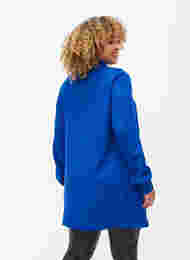 Langermet bluse i viskose med skjortekrage, Surf the web, Model