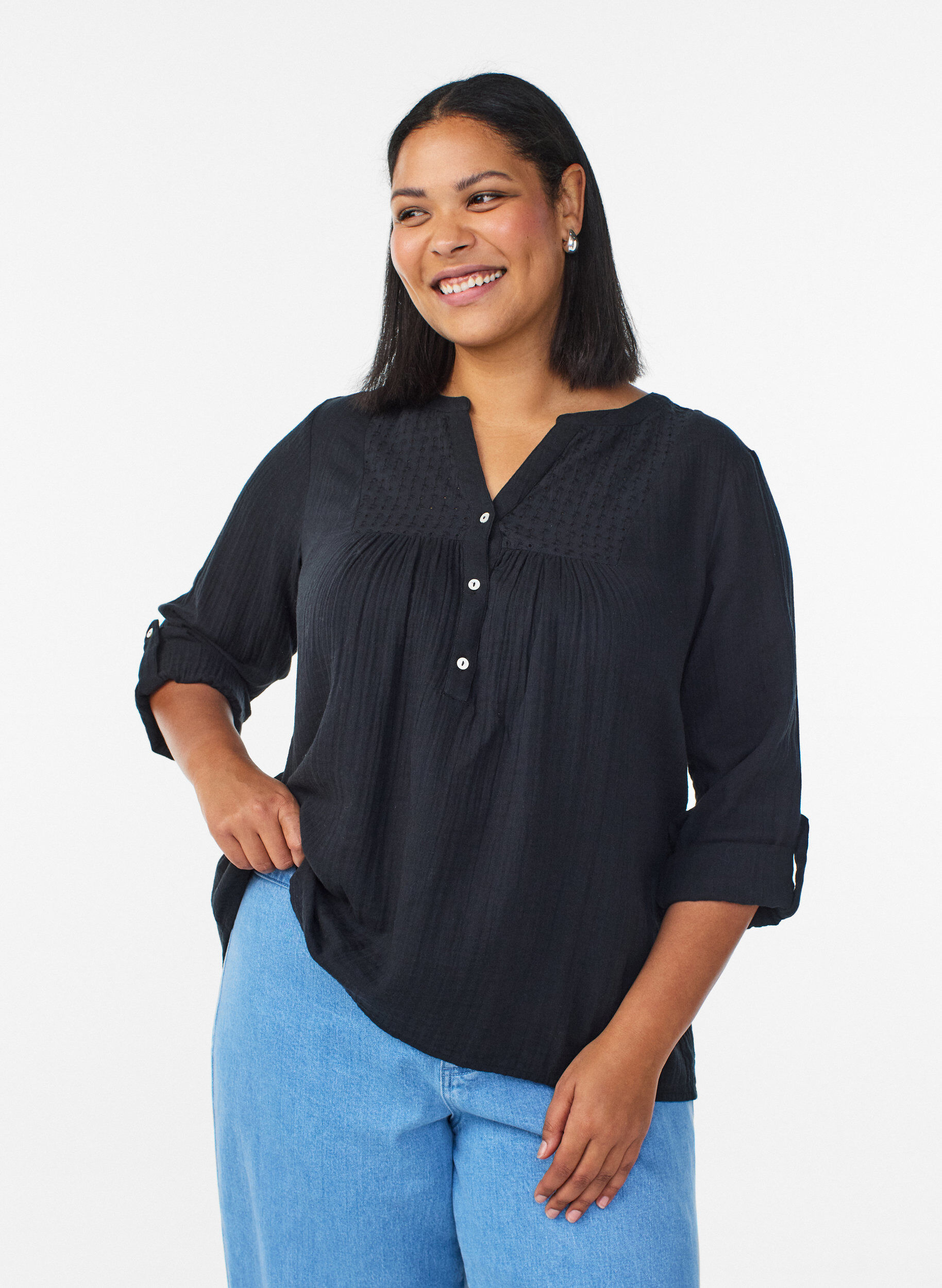 ZizziBluse i bomullsmuslin med broderie anglaise, Svart, Model image number 0