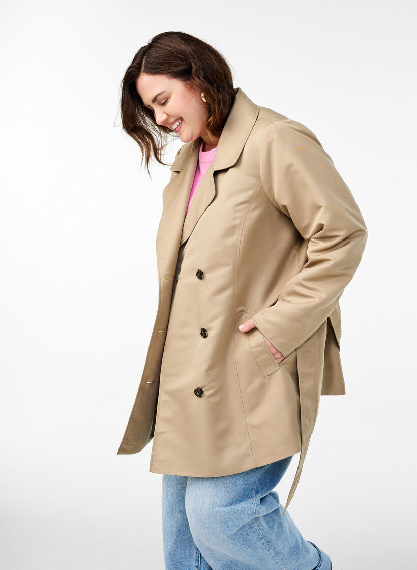 Kort trenchcoat med belte, Beige, Model image number 3