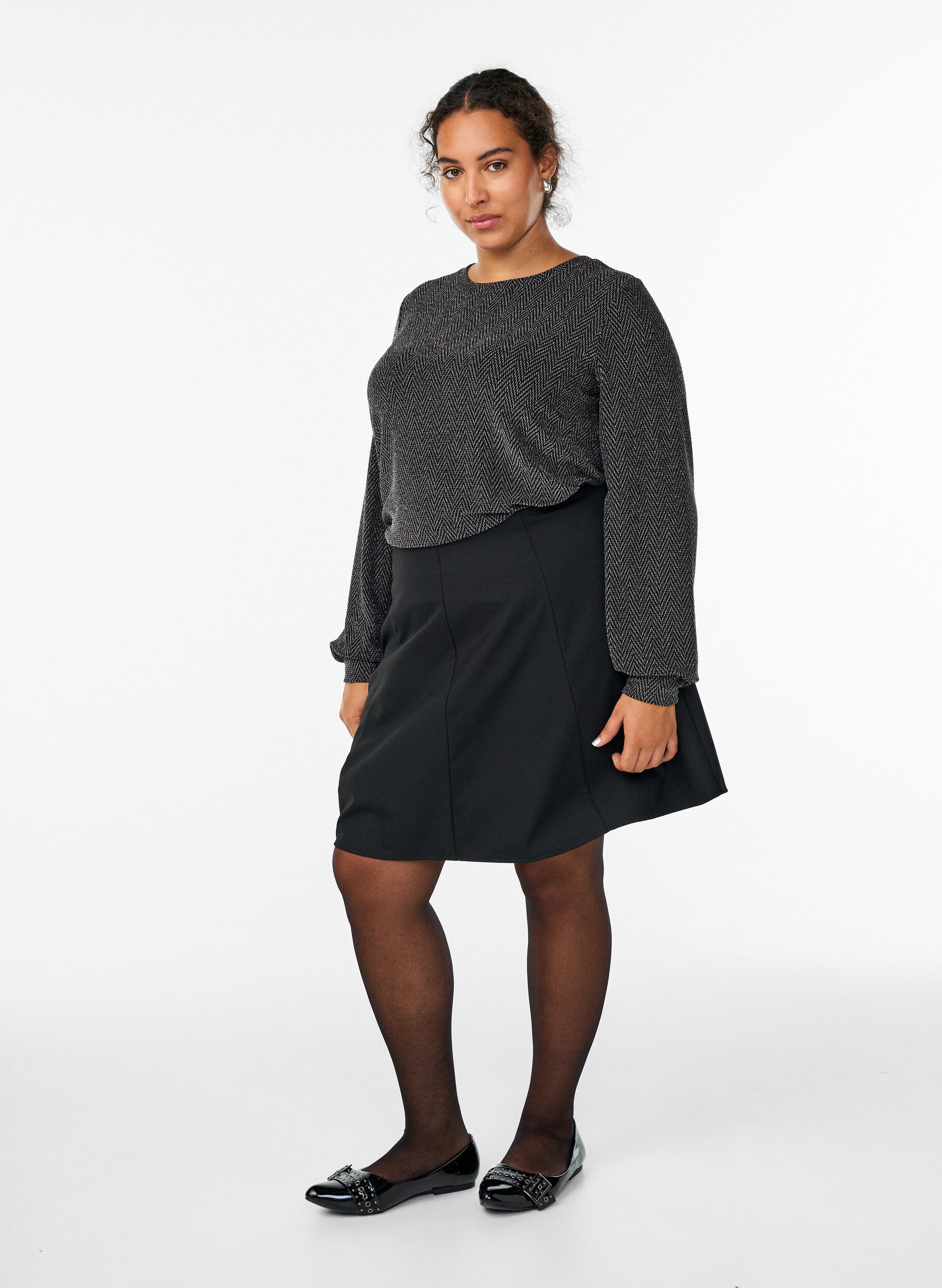 ZizziBluse med fiskebensm&oslash;nster og glittertr&aring;d, Svart, Model image number 1