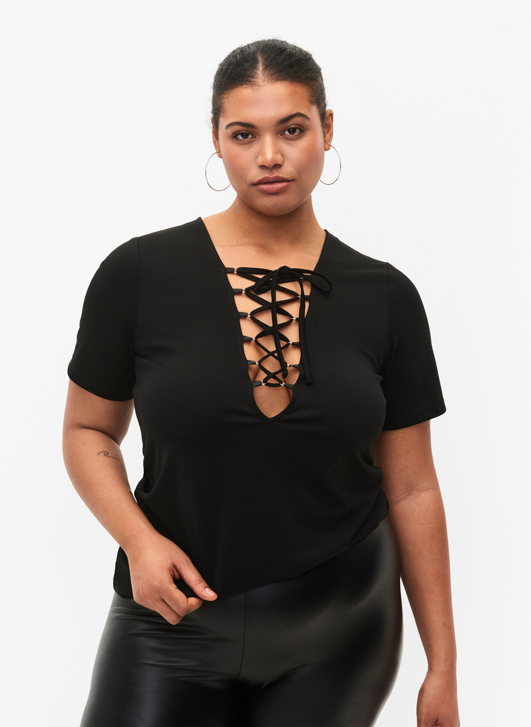 Zizzi Vendbar bluse med sn&oslash;redetaljer, Black, Model image number 0