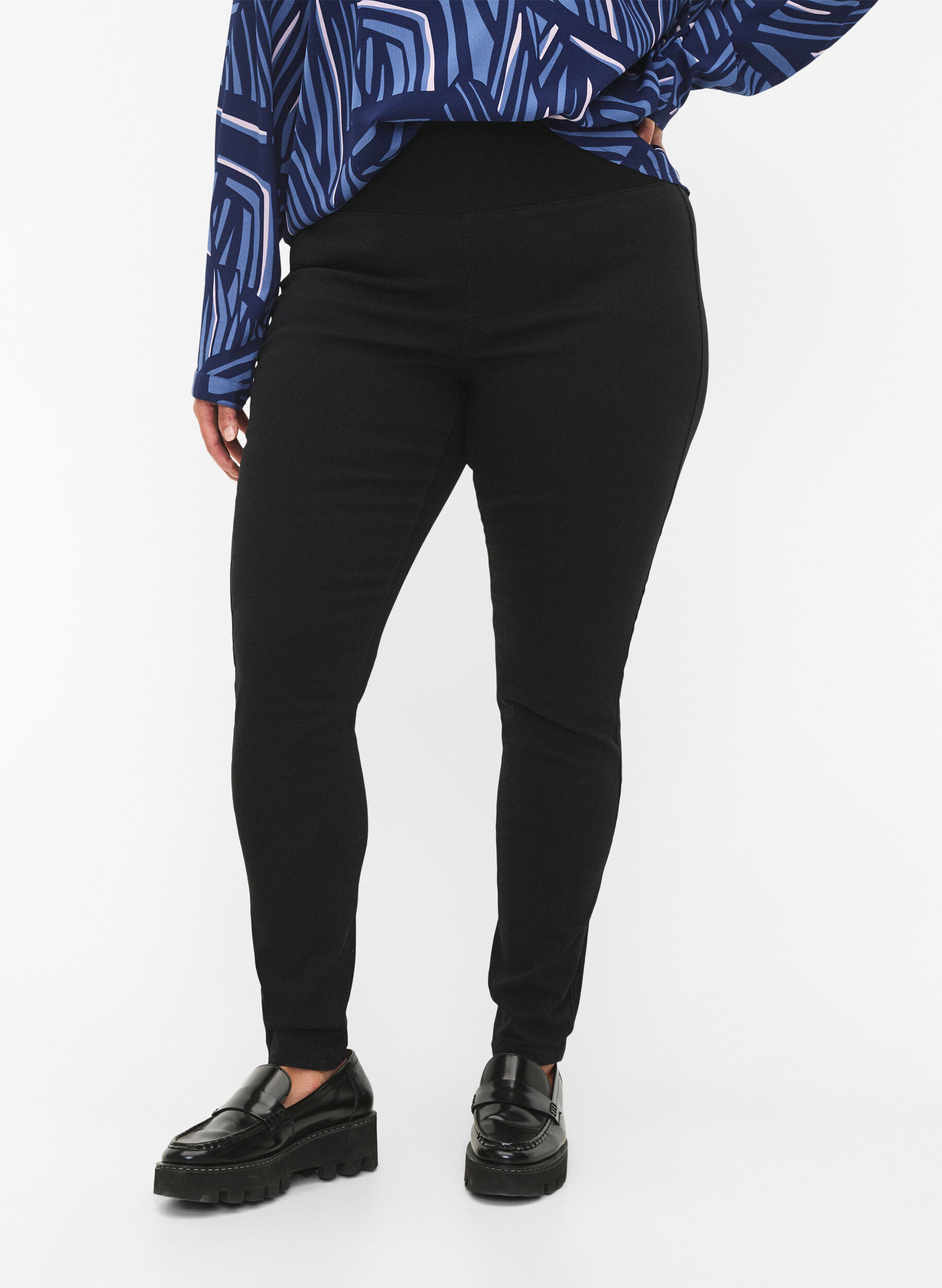 Zizzi FLASH - Jeggings med bred strikk i midjen, Svart, Model image number 2